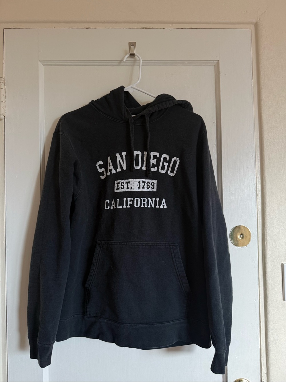 Hanes Black 'San Diego California' Pullover Hoodie